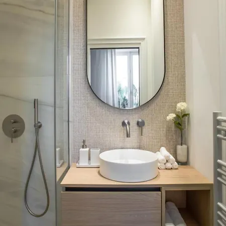 106 Antibes - Luxurious 4-bedroom Rue D'antibes
